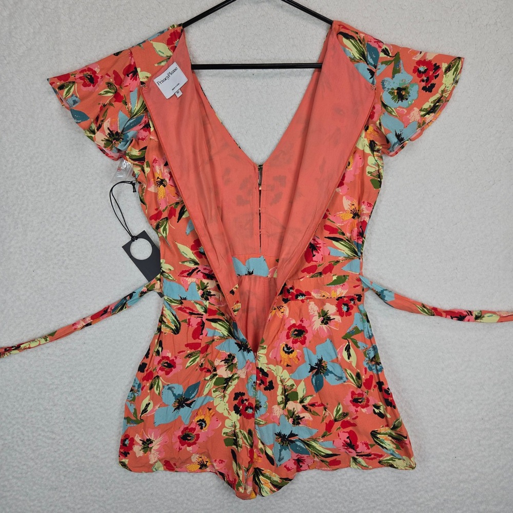 NWT‎ Privacy Please Floral Romper Women M Coral  Flutter Sleeve V-Neck Revolve - Picture 6 of 15